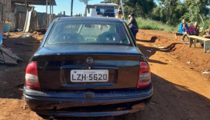 Quedas - Polícia recupera veículo furtado 